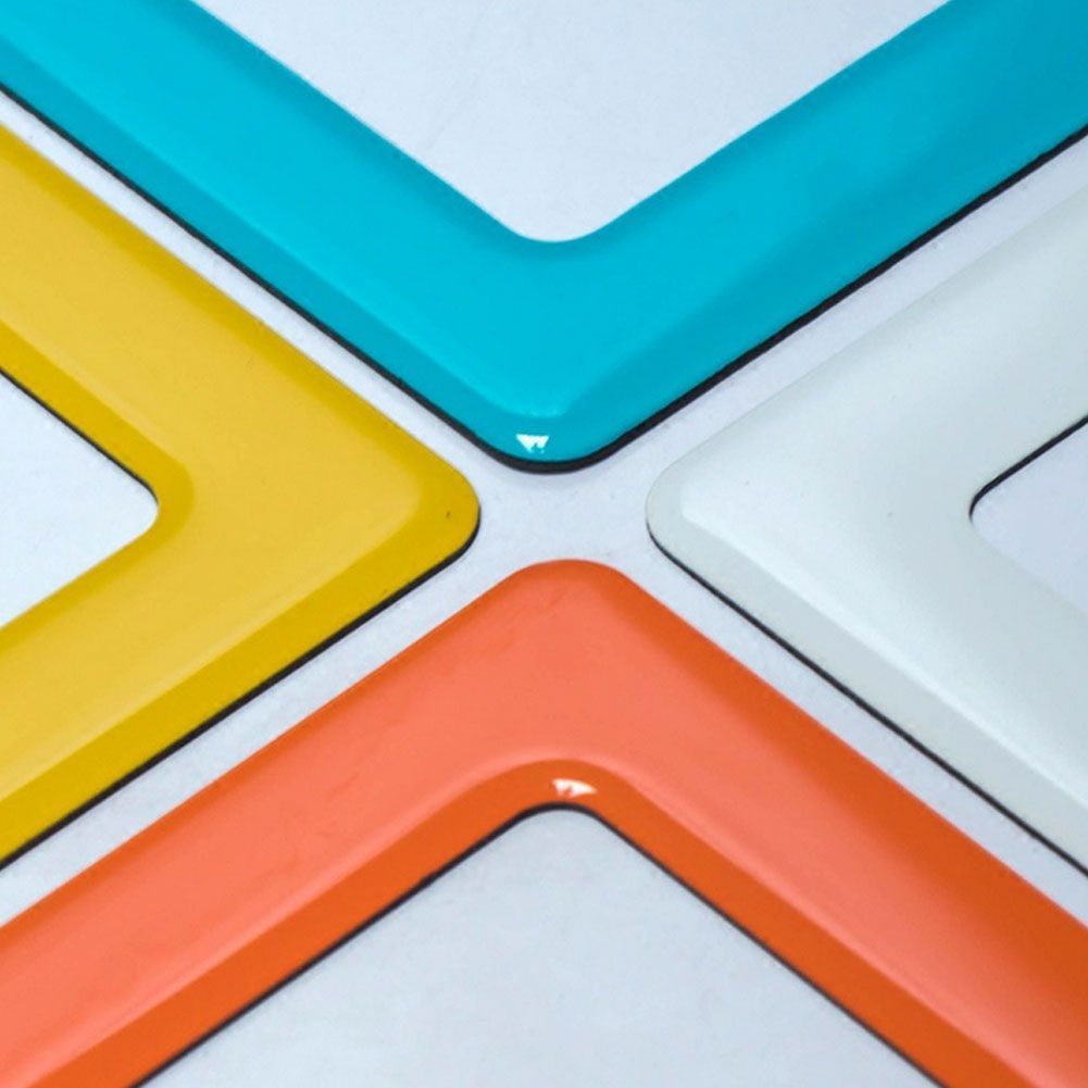 magnetyczna-ramka-samoprzylepna-rozm-13-0x8-1cm-czerwona400379ebd0be458088af32d05469c0a1