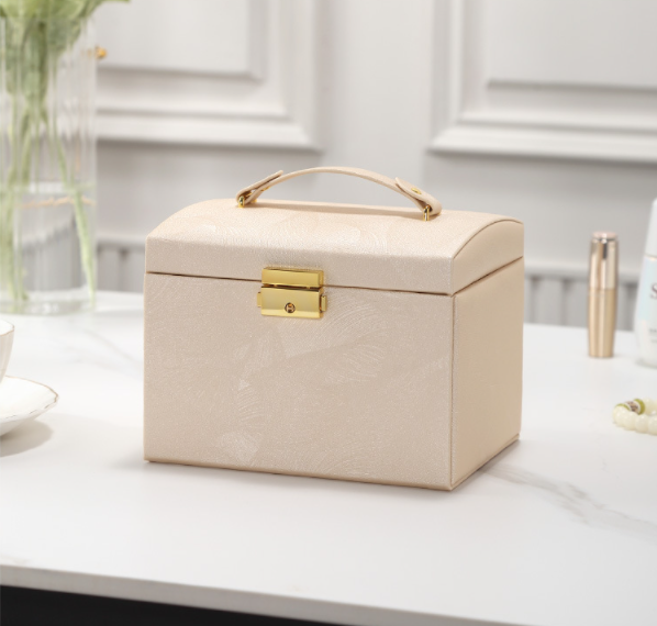 wielopoziomowa-szkatulka-lelani-kuferek-na-bizuterie-l-bezowo-zlotadafe3bb81851491fa0e853944a9d3d05