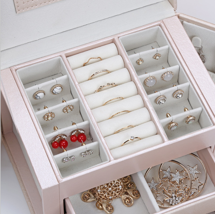 wielopoziomowa-szkatulka-lelani-kuferek-na-bizuterie-l-czarna4b84590dc6e4405286b4dfb8c23e6c72